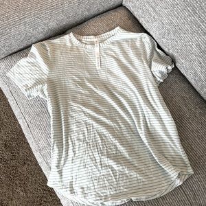 Lululemon T-shirt